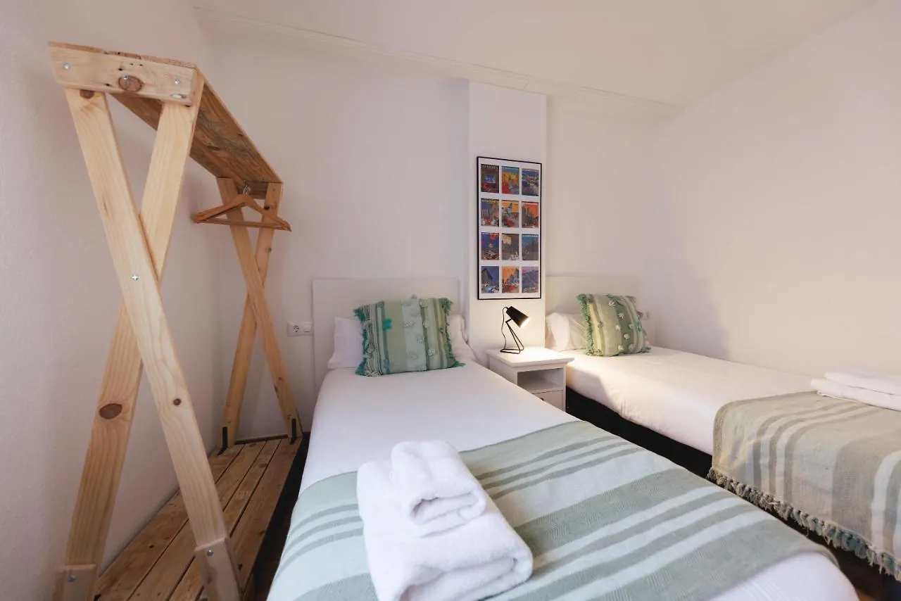Bravissimo Pont De La Princesa, Comfortable 3-Bedroom Apartment Girona Spain